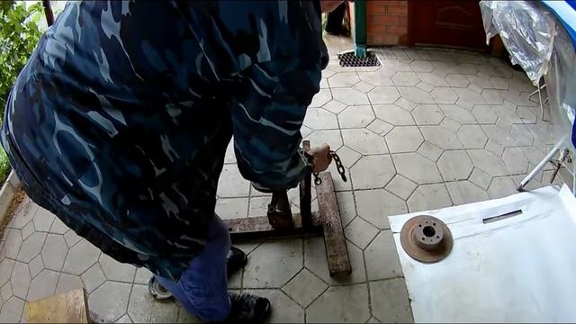Конструкция выходного дня. Разбиратель передних стоек автомобиля. смотреть онлайн