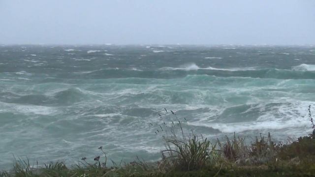 Кунашир. Шторм на мысе Столбчатом. смотреть онлайн
