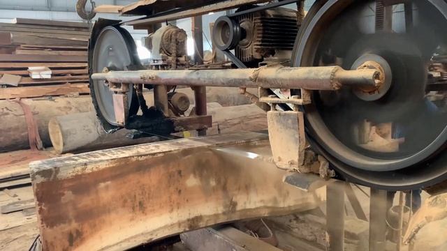 The Most Monster Giant Mahogany Saw Mill Extremely Expensive Way to Transport Wood смотреть онлайн