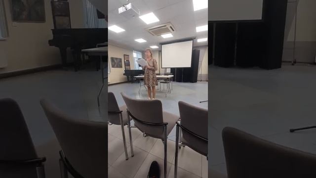 Елена Зейферт представляет свою "повесть о заботе" "Суброза" в клубе "Мир внутри слова", 25.05.24 смотреть онлайн