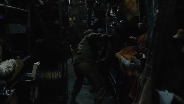 Chris Evans as "Curtis" in Snowpiercer (2013) смотреть онлайн