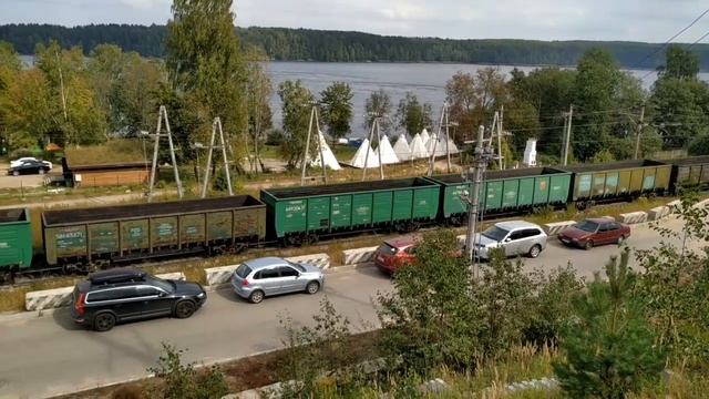 Лосево 2022 вид с железно дорожного моста на товарный поезд смотреть онлайн