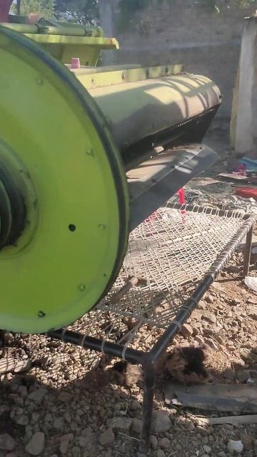 harvester repairing for soyabin cutting #treanding #viral #barish #ytshorts #kheti #malva #youtube смотреть онлайн