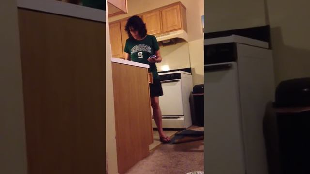 Kitty wants some Tuna смотреть онлайн