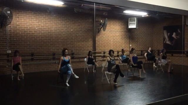 Burlesque at YNS смотреть онлайн