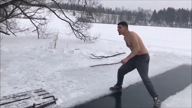 Человек провалился в прорубь смотреть онлайн