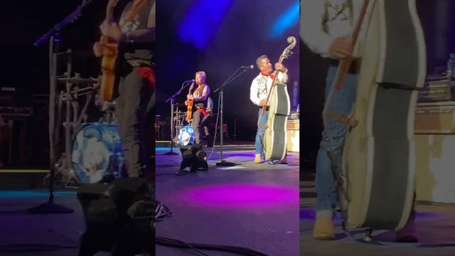 STRAY CATS - LIVE “Rock This Town” - 08/01/2024 - Pacific Amphitheatre смотреть онлайн