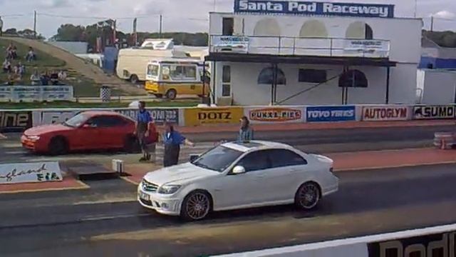 Mercedes C63 AMG vs Nissan Silvia смотреть онлайн