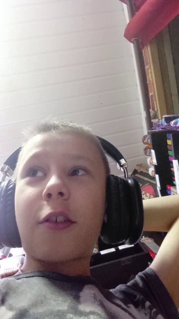 100 подписчиков = 1 трек смотреть онлайн