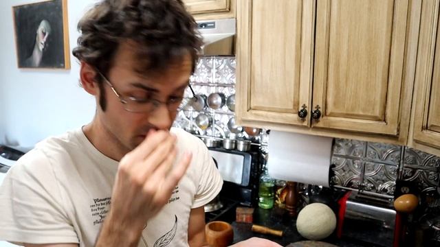 You Can Eat PAPAYA SEEDS - Weird Fruit Explorer Ep. 358 смотреть онлайн