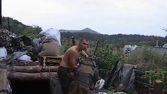 АТО. Укропы осваивают новейшее вооружение, РОГАТКУ. смотреть онлайн