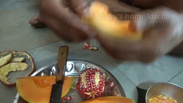 வெயில் காலம் ஆரம்பித்து விட்டது உடலுக்கு குளிர்ச்சி தரக்கூடிய பழங்கள் ஜூஸ் போட்டு சாப்பிடலாம் வாங்க смотреть онлайн