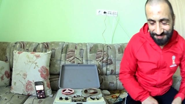 С мамой и сестрёнкой наслаждаемся советской музыкой. По волнам памяти. Раритет. смотреть онлайн