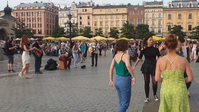 Irish flash mob - irlandzki flash mob - Sheeban Celtic Band, Comhlan, Eriu. Rynek Główny Kraków 202 смотреть онлайн