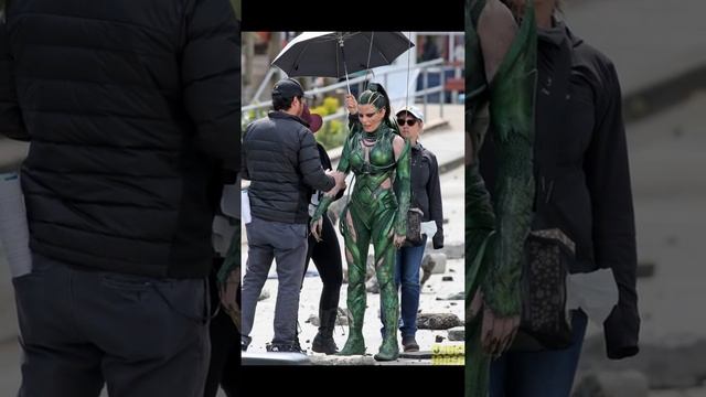 Elizabeth Banks Does 'Power Rangers' Stunt Work As Rita Repulsa