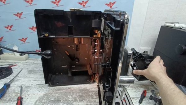 Завершение ремонта кофемашины Saeco Xelsis HD 8943. Третья серия.