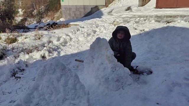 Лучезарная семья в снегу смотреть онлайн