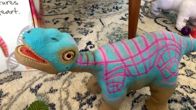 Pleo rb - Berty Gets Fed