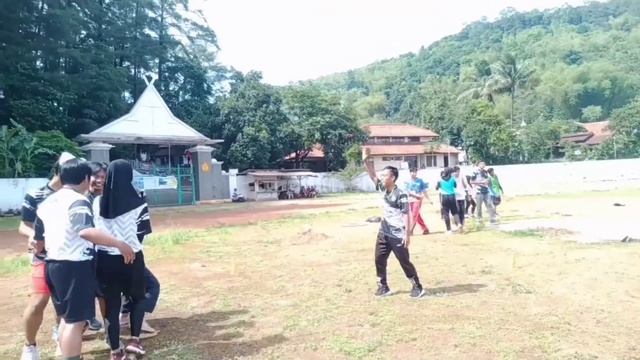 ATLETIK 3 - LARI, JALAN DAN LONCAT - MUHAMAD AYI SETIAWAN - PGSD PENJAS 2019 смотреть онлайн