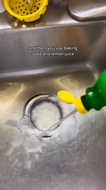 DIY sink cleaning hack #cleaningmotivation #cleaning #cleanwithme #hack #cleaningtip смотреть онлайн
