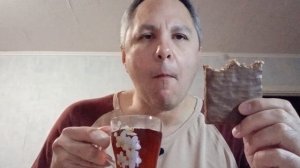 ASMR ИТИНГ. КУШАЮ ШОКОЛАДКУ СТЕП И ПЬЮ ЧАЙ