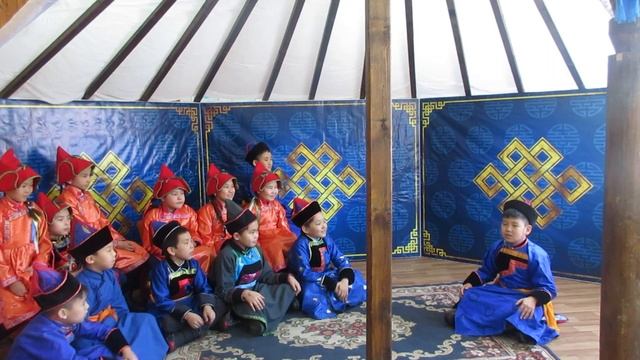 Нурмаматов Байастан, 4 ангиин hурагша "Эдир ульгэршэд" смотреть онлайн