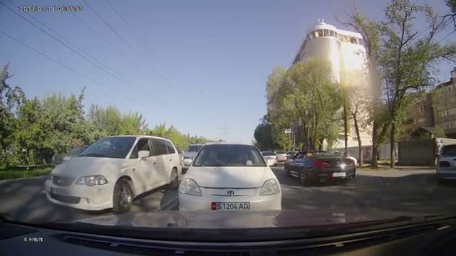 ОУЕВШАЯ АВТОЛЕДИ смотреть онлайн
