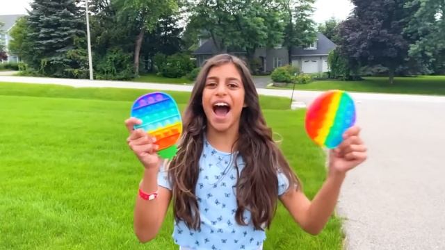 Deema y Sally se divierten el primer día del verano siguiendo los consejos de seguridad