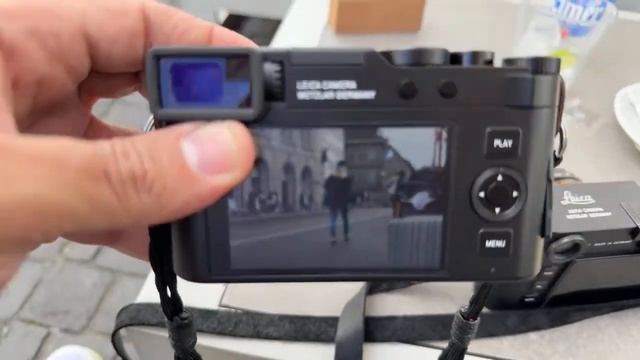 Leica D Lux 8 vs M11 First Look. Not a review смотреть онлайн