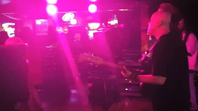 Neon Prophet at Chicago Bar Saturday June 11, 2016 смотреть онлайн