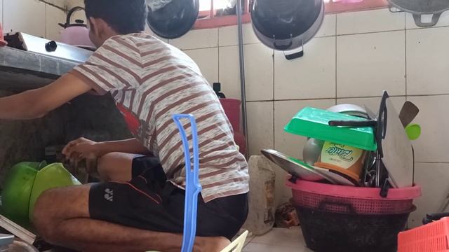 KUCING CANTIK PEMBERANI, SERUU!!BERBURU TIKUS BERSAMA KUCING DI DAPUR