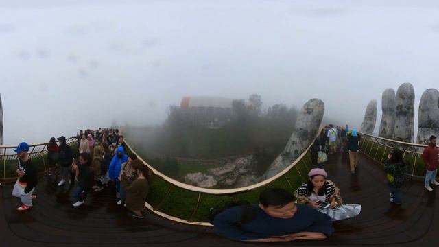 Shel and Sapoi's Journey in Da Nang, Vietnam - Bana Hills!!! Golden Bridge, 360 Video смотреть онлайн