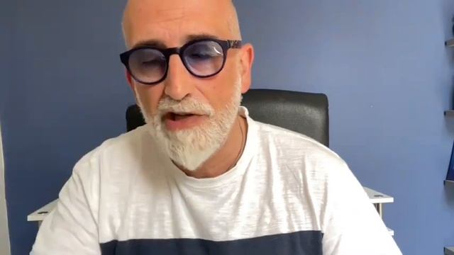 L’INUTILE RITORNO DI STEPHEN KING (YOU LIKE IT DARKER) смотреть онлайн