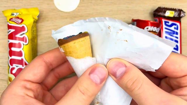 Unpacking Lollipops! Chupa Chups Melody and Snickers ASMR смотреть онлайн