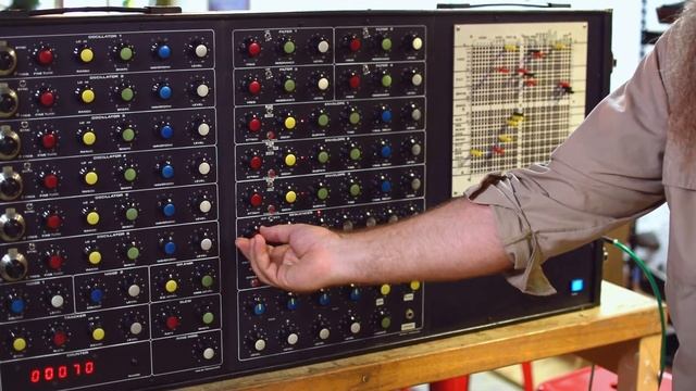MESS (Melbourne Electronic Sound Studio): How A Transaudio ProCase 6 Works смотреть онлайн