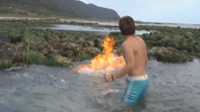 Fuego en el Mar, Isla Mocha, Chile. смотреть онлайн
