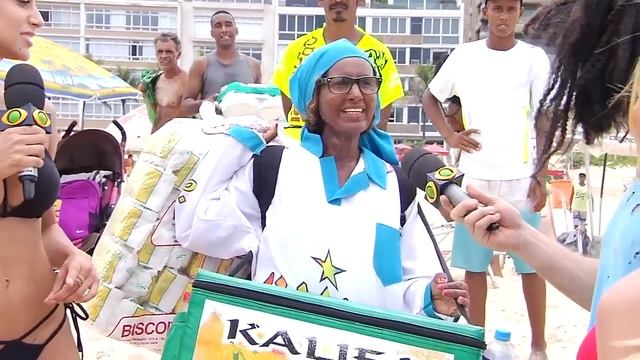 PÂNICO NA PRAIA: MARQUINHA DE BIQUINI COM FITA ISOLANTE (C/PANICATS) смотреть онлайн