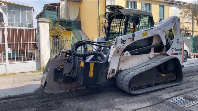 Skid Steer road planer with fixed teeth for shredding asphalt смотреть онлайн