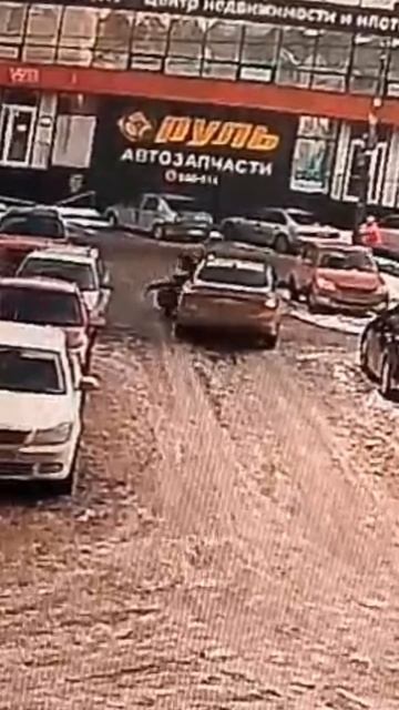 КУРЬЕР Яндекс елды поймал машину #юмор #рек #курьер #доставка смотреть онлайн