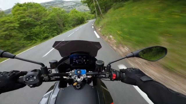 Test Moto Guzzi V100S Mandello | Made in Italie 🤌 смотреть онлайн