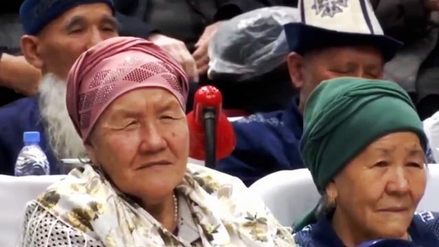 Айтыс Максат Аханов vs Изат Айдаркулова| Maqsat Axanov vs Izat Aydarqulova смотреть онлайн