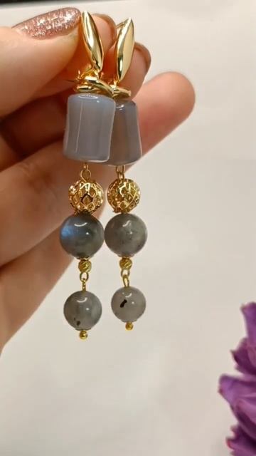 Дымчатые агаты и лабрадориты. #украшения #авторскиеукрашения #серьги # натуральныекамни