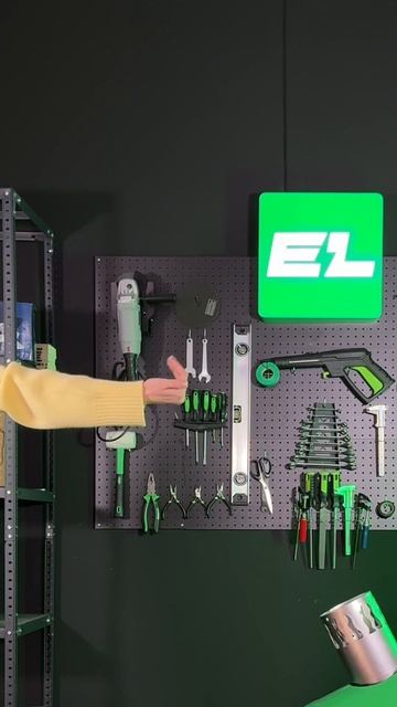 Ну какой же все таки красавец! Точно согреет Вас этой зимой!😁 смотреть онлайн