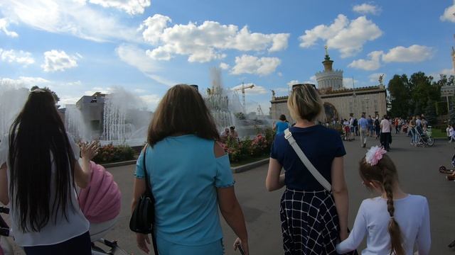 Прогулка по ВДНХ смотреть онлайн