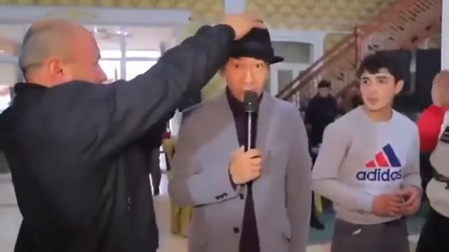 Mister Qaxa Odam ulug' narxi yo'q shox u gado farqi yoq Одам улук нархи йок шох у гадо фарки йок смотреть онлайн