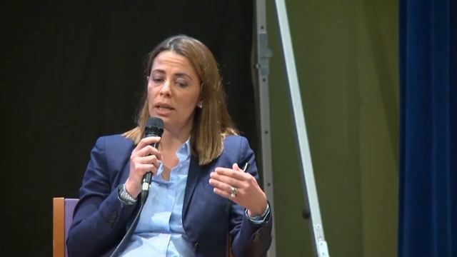 Lutter contre les ''fake news'' смотреть онлайн