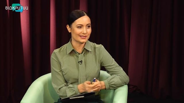 Юлія Андруцька - викладачка філологічних дисциплін у програмі "Фреш" з Юлією Сиротою смотреть онлайн