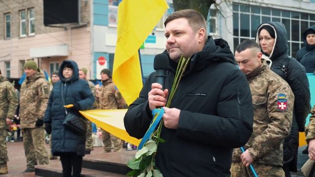 Історія,яку назавжди пам'ятатиме український народ.Поховання Героя який загинув боронячи нашу країн смотреть онлайн