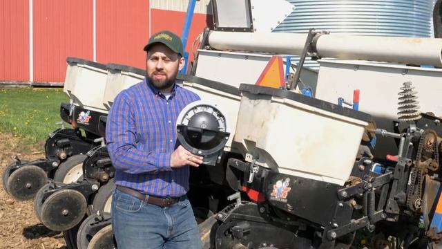 How the Inside of a Corn Planter Works! | MD F&H смотреть онлайн
