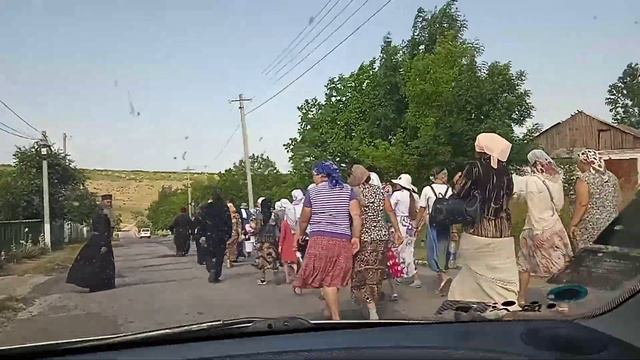 Крестный ход в селе Котюжений Марь, Шолданештского района смотреть онлайн